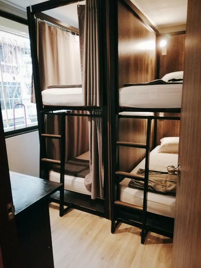 White House Hostel Бангкок Экстерьер фото
