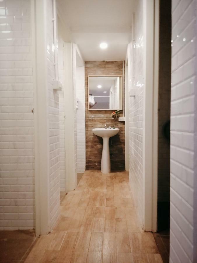 White House Hostel Бангкок Экстерьер фото