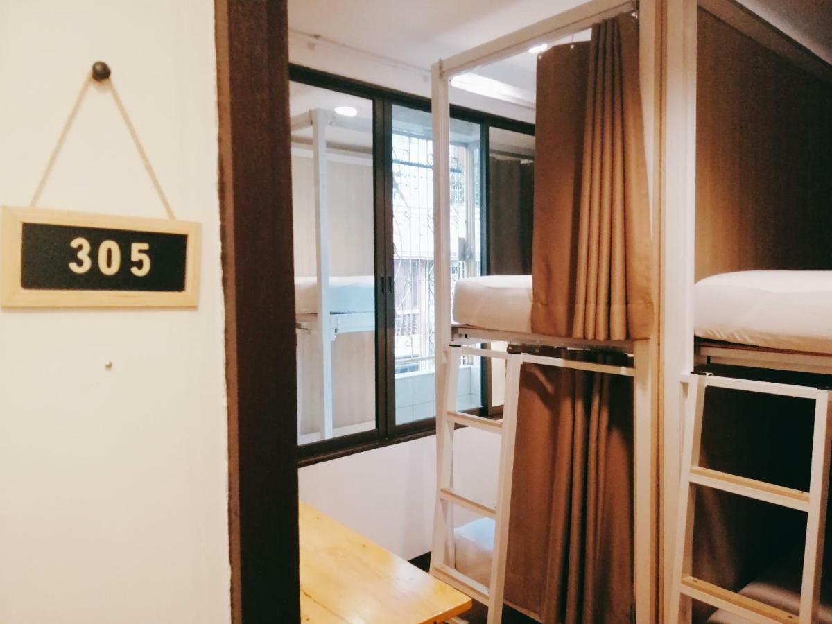 White House Hostel Бангкок Экстерьер фото