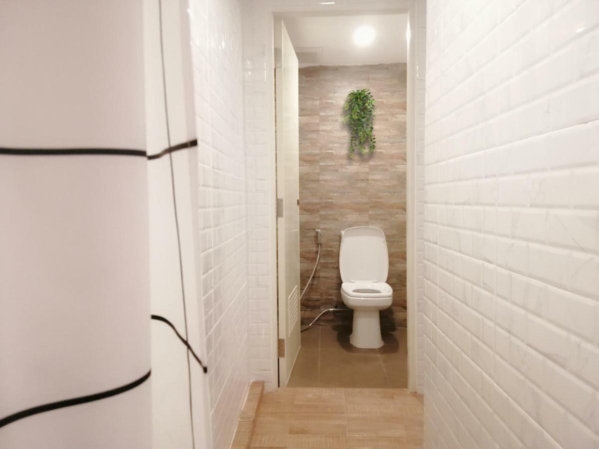 White House Hostel Бангкок Экстерьер фото