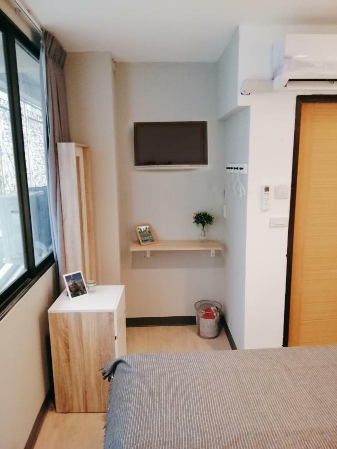 White House Hostel Бангкок Экстерьер фото