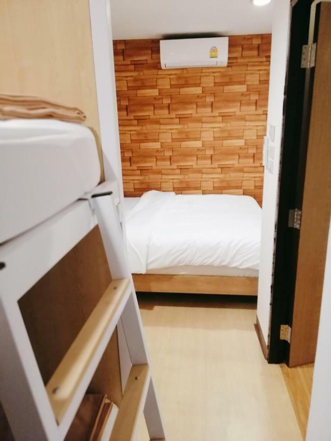 White House Hostel Бангкок Экстерьер фото