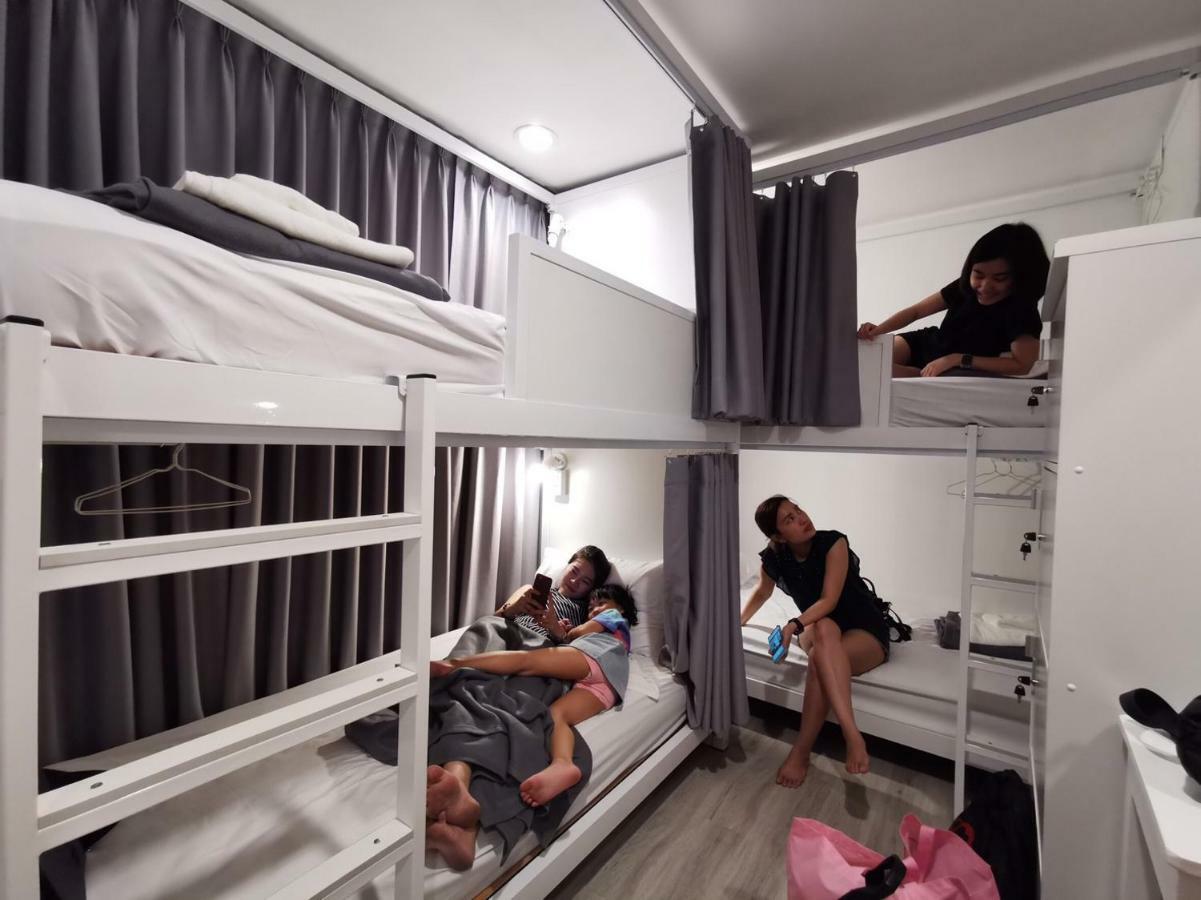 White House Hostel Бангкок Экстерьер фото