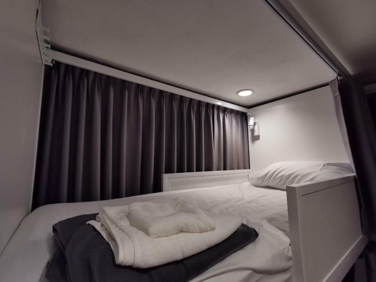 White House Hostel Бангкок Экстерьер фото