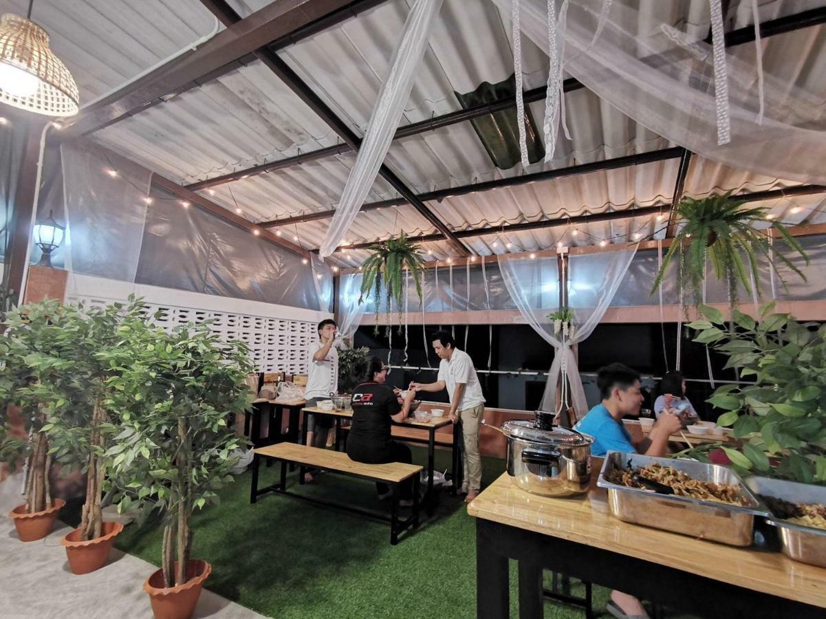 White House Hostel Бангкок Экстерьер фото